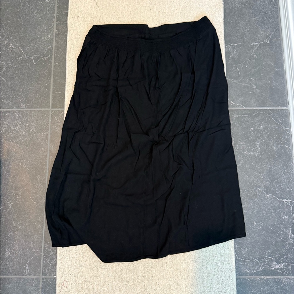 Old Navy Classic Black Midi Skirt
